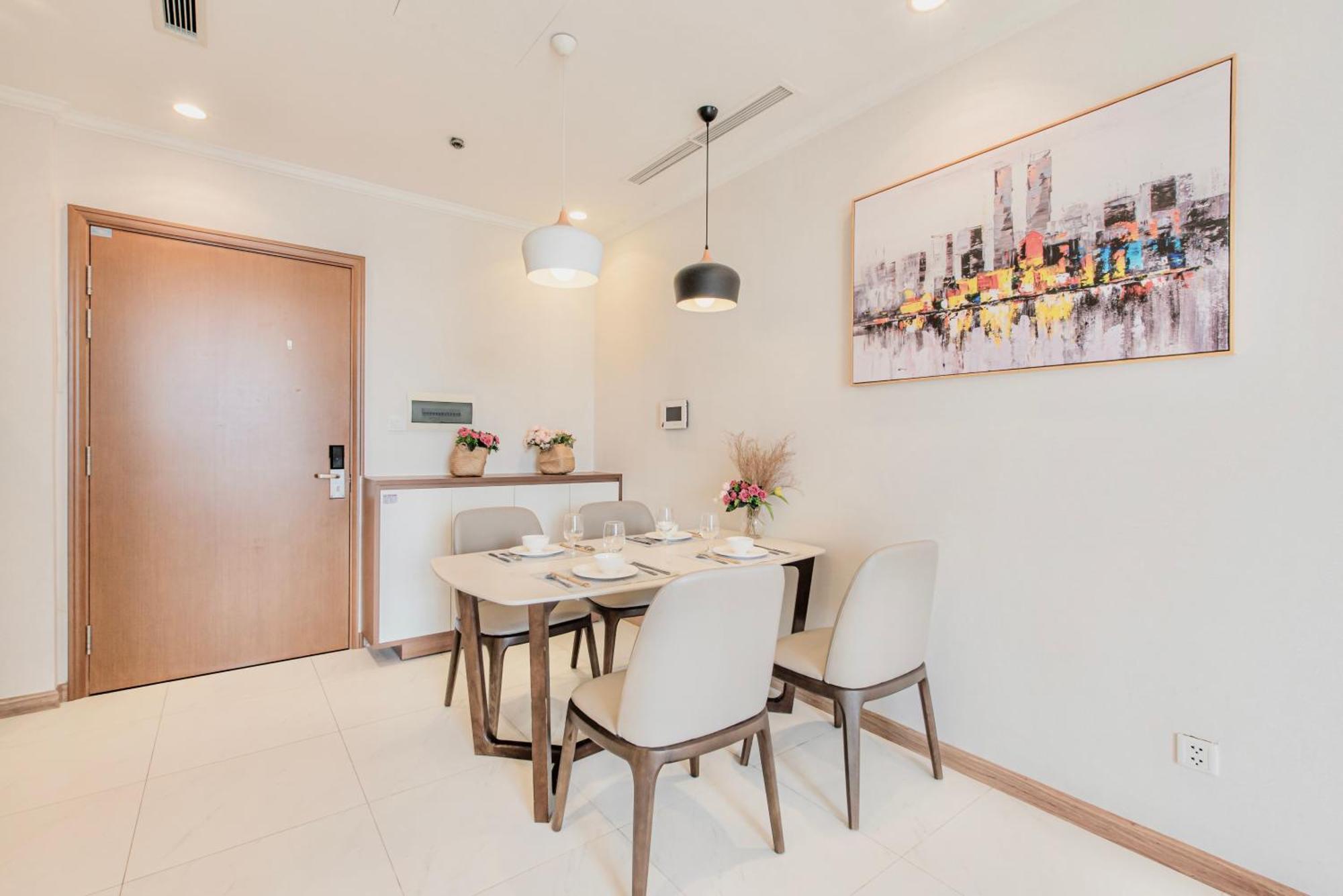 Raddison Luxury Apart-landmark 81 Area &great Park Apartment
